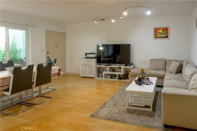 315 N Louise Street 103, Glendale, CA 91206
