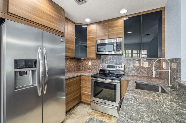 109 BRADFORD BEACH COURT 109, Tampa, FL 33609