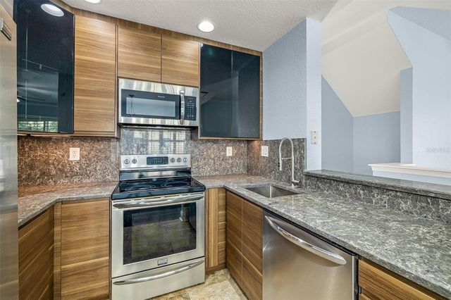 109 BRADFORD BEACH COURT 109, Tampa, FL 33609