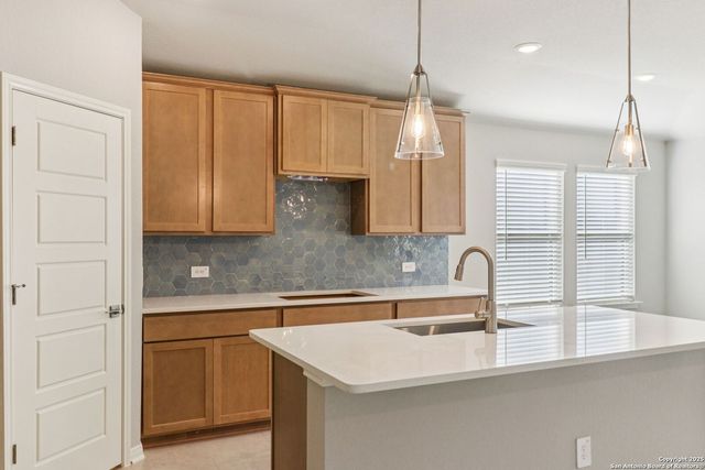 1415 Arcas Way, San Antonio, TX 78245