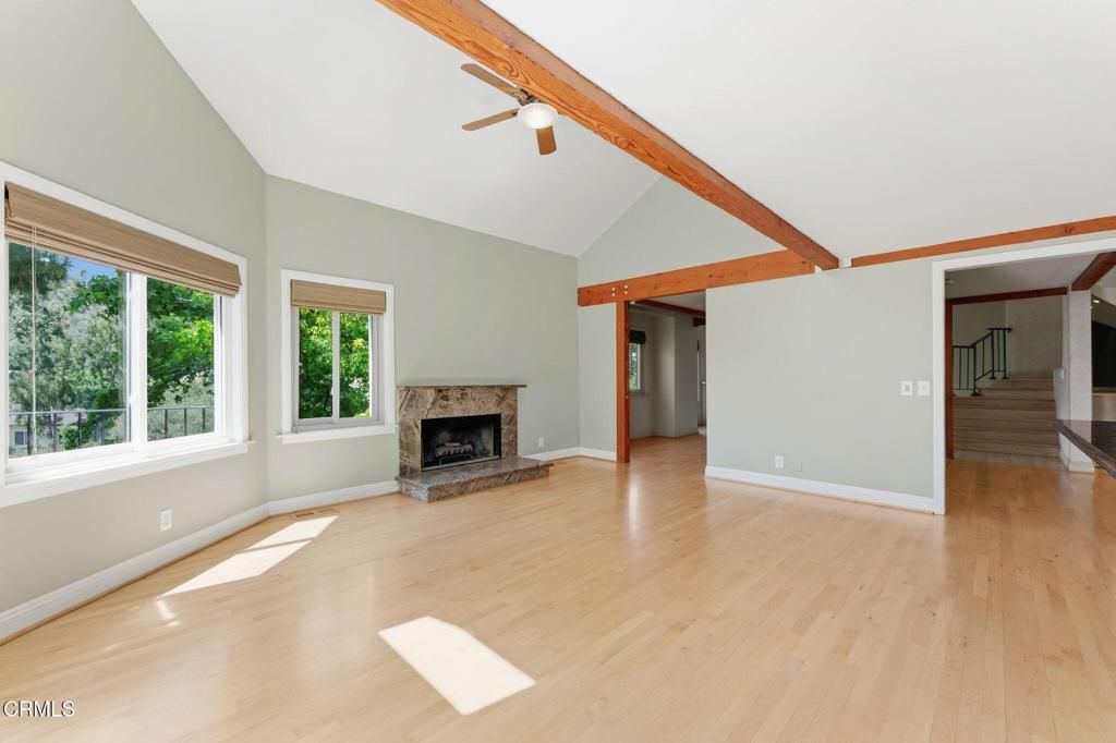Image 10 of property listing at 405 Woodcliffe Road, Pasadena, CA 91105