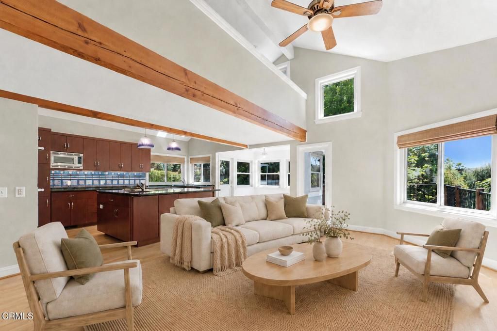 Image 15 of property listing at 405 Woodcliffe Road, Pasadena, CA 91105