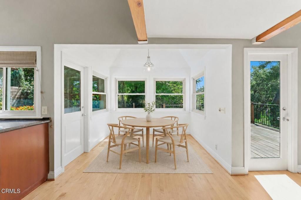 Image 18 of property listing at 405 Woodcliffe Road, Pasadena, CA 91105