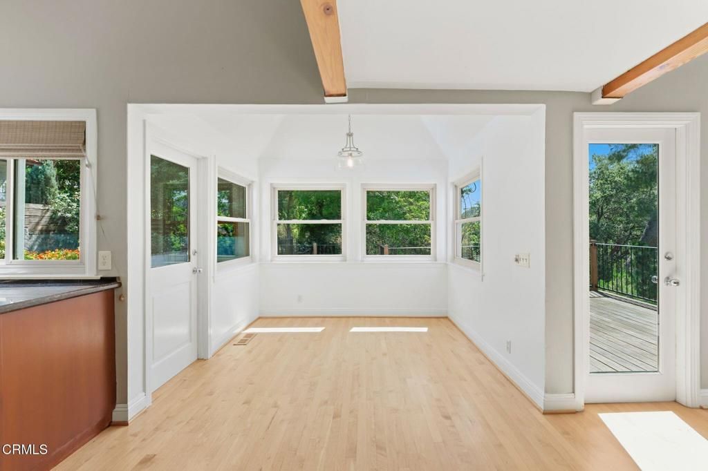Image 19 of property listing at 405 Woodcliffe Road, Pasadena, CA 91105