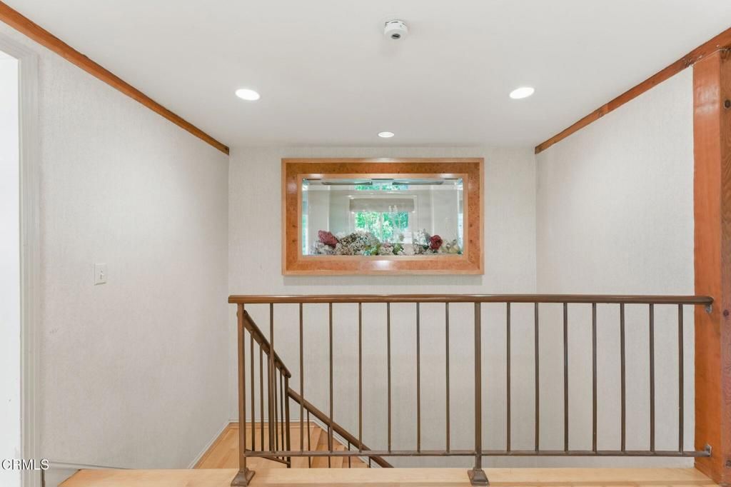 Image 27 of property listing at 405 Woodcliffe Road, Pasadena, CA 91105