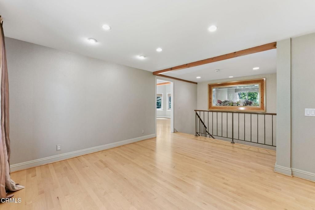 Image 28 of property listing at 405 Woodcliffe Road, Pasadena, CA 91105