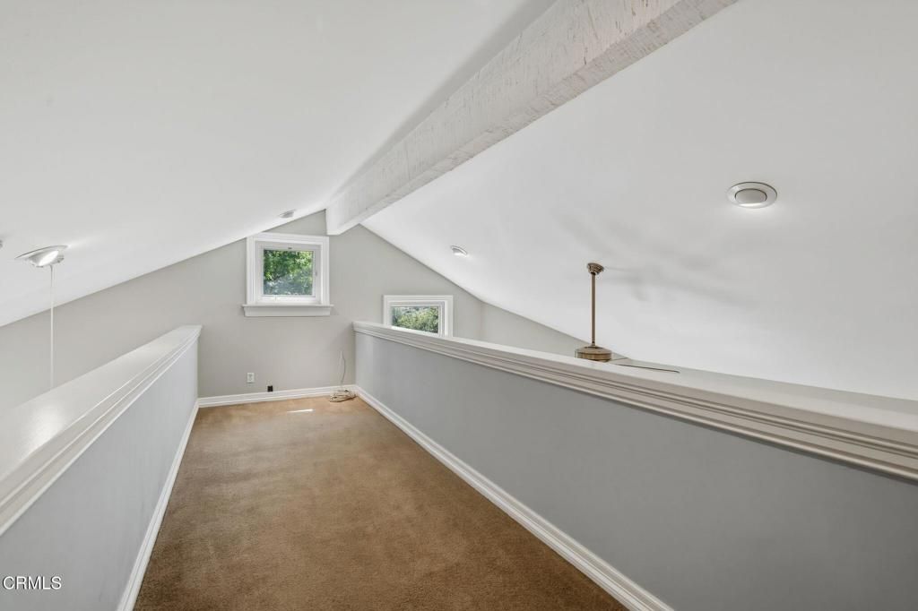 Image 34 of property listing at 405 Woodcliffe Road, Pasadena, CA 91105