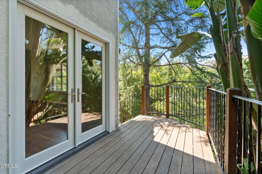 Image 41 of property listing at 405 Woodcliffe Road, Pasadena, CA 91105