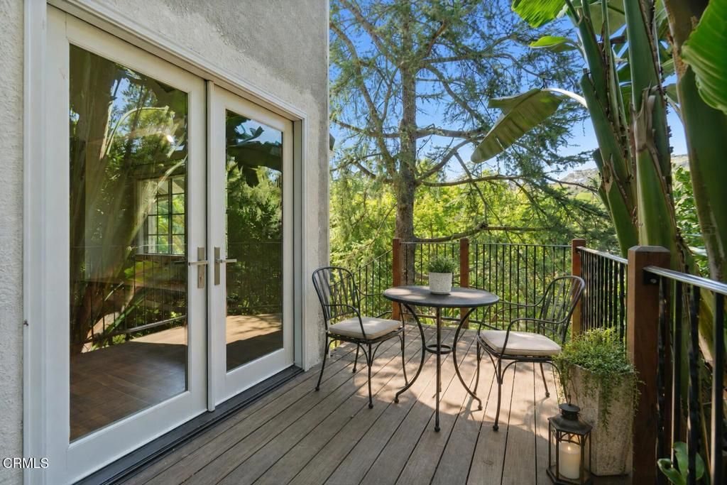 Image 42 of property listing at 405 Woodcliffe Road, Pasadena, CA 91105