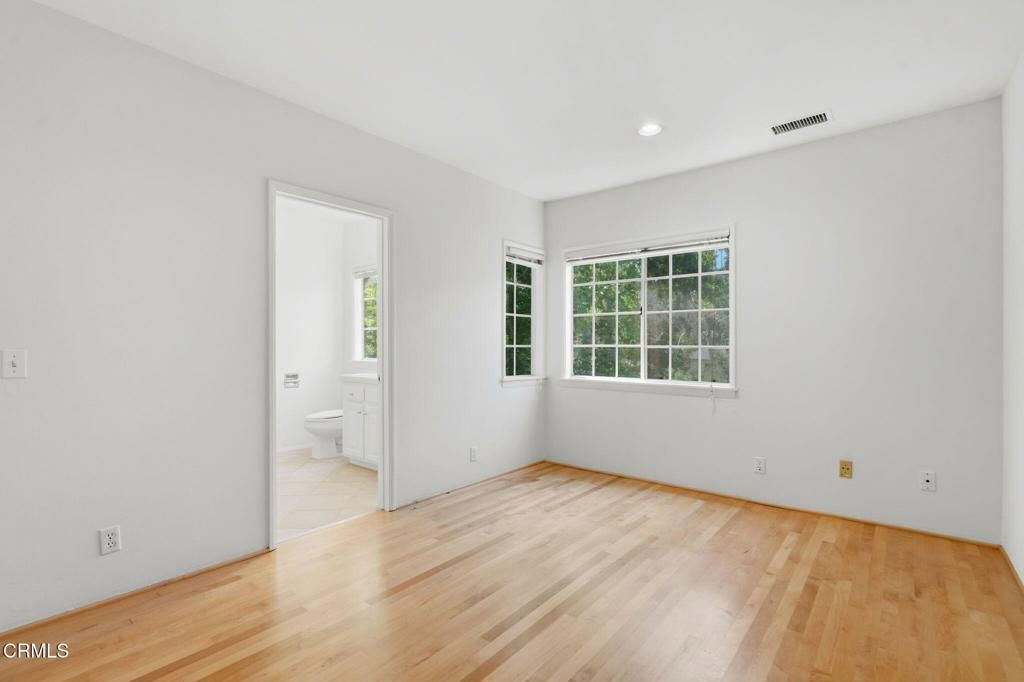 Image 48 of property listing at 405 Woodcliffe Road, Pasadena, CA 91105