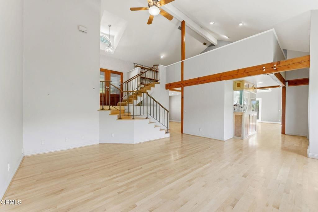 Image 7 of property listing at 405 Woodcliffe Road, Pasadena, CA 91105