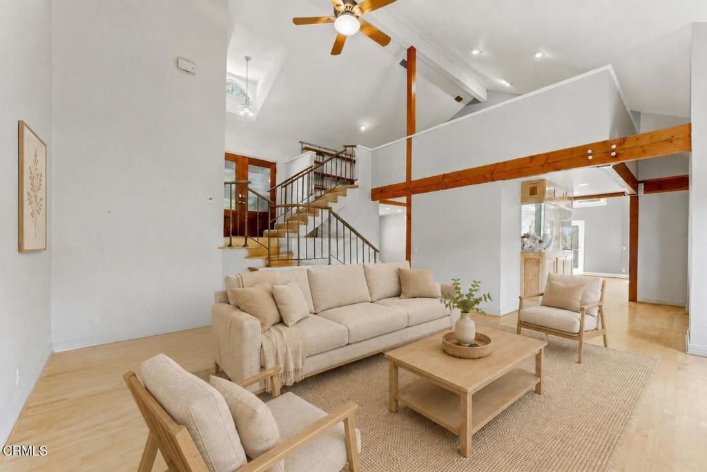 Image 8 of property listing at 405 Woodcliffe Road, Pasadena, CA 91105