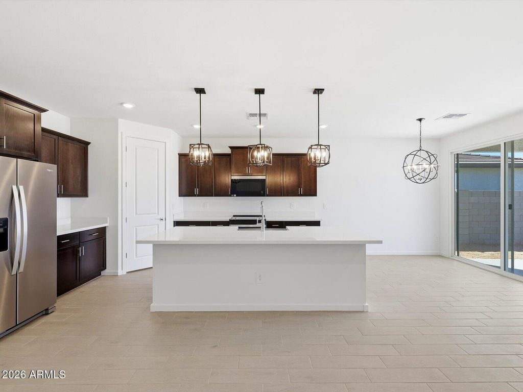 10820 W JONES Avenue, Tolleson, AZ 85353 — photo 5