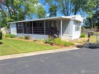 111 Airstream Drive, West Carrollton, OH 45449