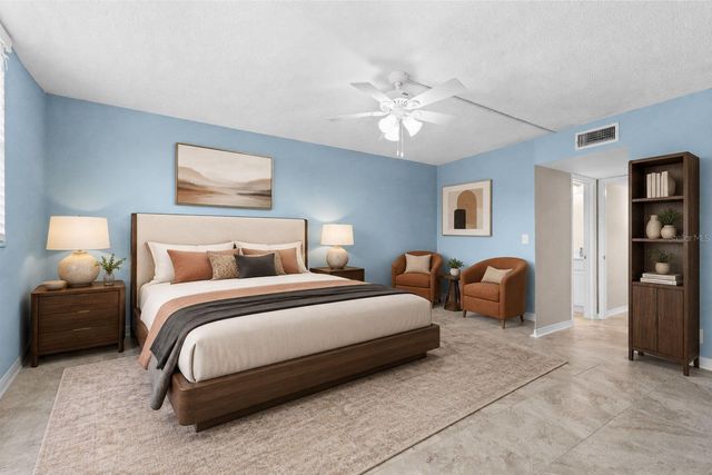 4895 BAY STREET NE 102, St Petersburg, FL 33703