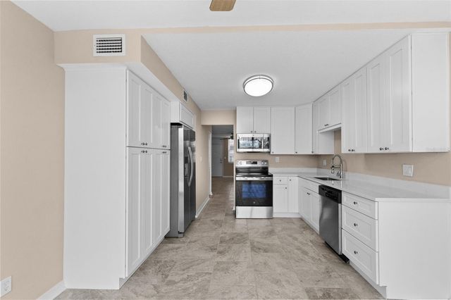 4895 BAY STREET NE 102, St Petersburg, FL 33703
