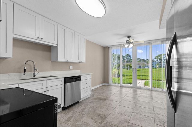 4895 BAY STREET NE 102, St Petersburg, FL 33703