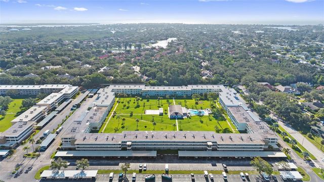 4895 BAY STREET NE 102, St Petersburg, FL 33703