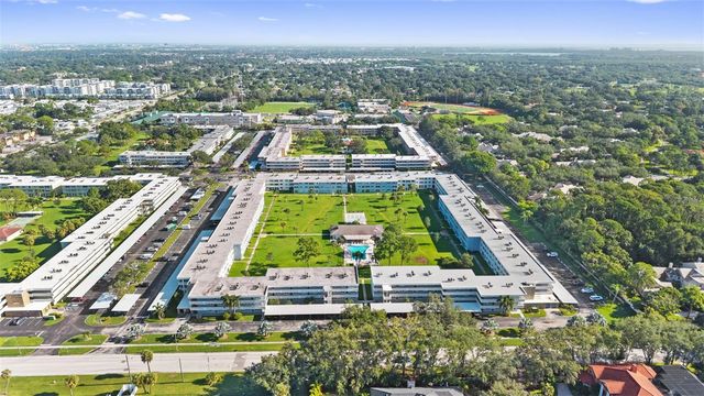 4895 BAY STREET NE 102, St Petersburg, FL 33703