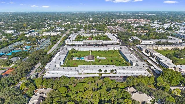 4895 BAY STREET NE 102, St Petersburg, FL 33703