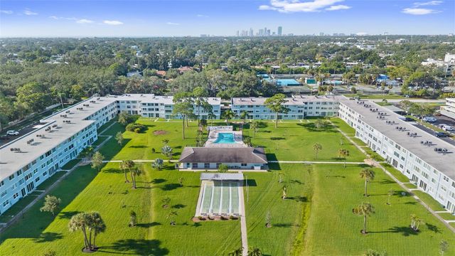 4895 BAY STREET NE 102, St Petersburg, FL 33703