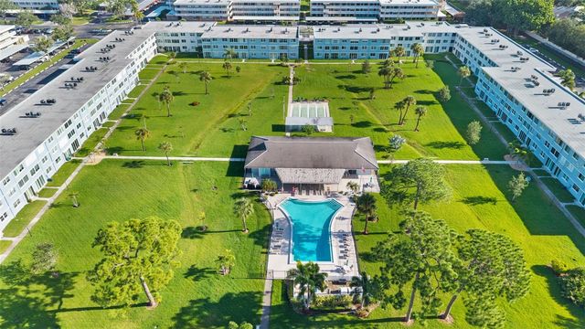 4895 BAY STREET NE 102, St Petersburg, FL 33703