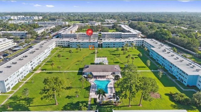 4895 BAY STREET NE 102, St Petersburg, FL 33703