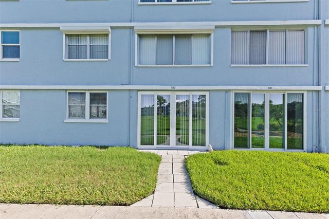 4895 BAY STREET NE 102, St Petersburg, FL 33703