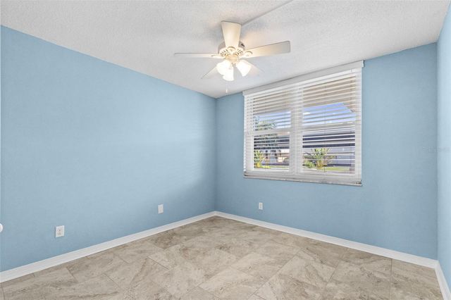 4895 BAY STREET NE 102, St Petersburg, FL 33703
