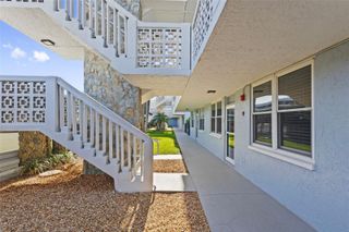 4895 BAY STREET NE 102, St Petersburg, FL 33703