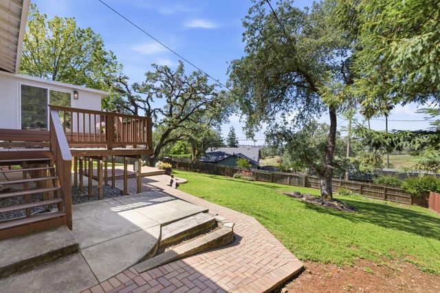 3960 Rustic Rd, Cameron Park, CA 95682