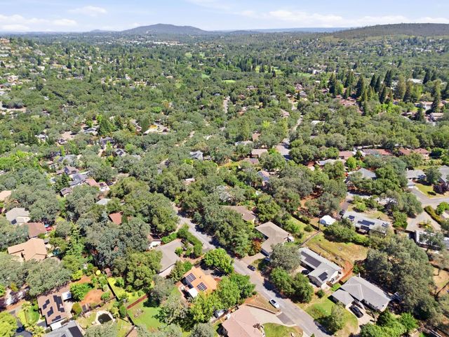3960 Rustic Rd, Cameron Park, CA 95682