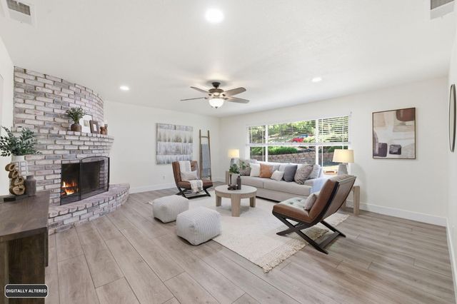 3960 Rustic Rd, Cameron Park, CA 95682