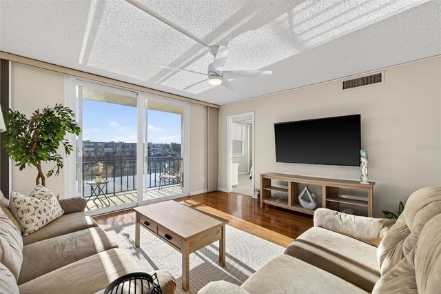 7625 SUN ISLAND DRIVE S 207, South Pasadena, FL 33707