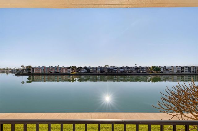 7625 SUN ISLAND DRIVE S 207, South Pasadena, FL 33707