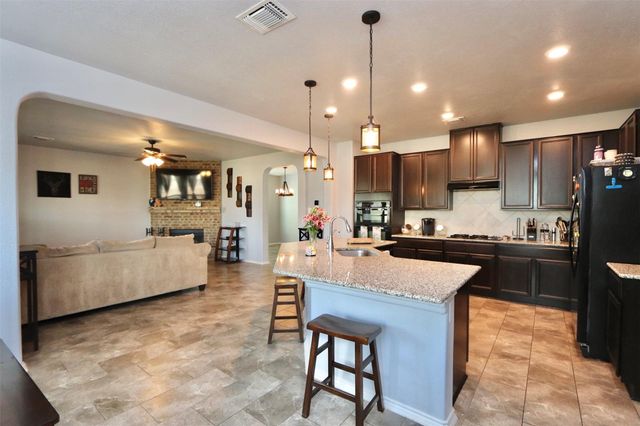 1712 Uhland DR, Leander, TX 78641