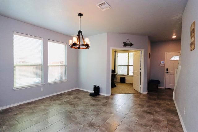 1712 Uhland DR, Leander, TX 78641