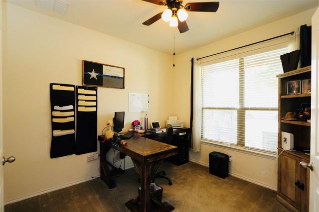 1712 Uhland DR, Leander, TX 78641