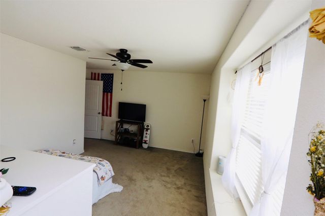 1712 Uhland DR, Leander, TX 78641