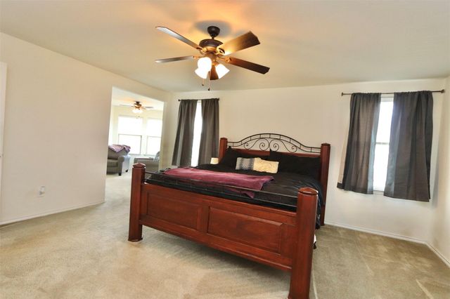 1712 Uhland DR, Leander, TX 78641