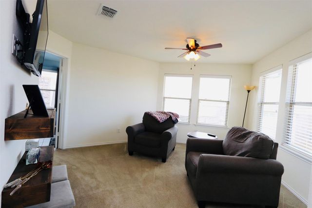 1712 Uhland DR, Leander, TX 78641