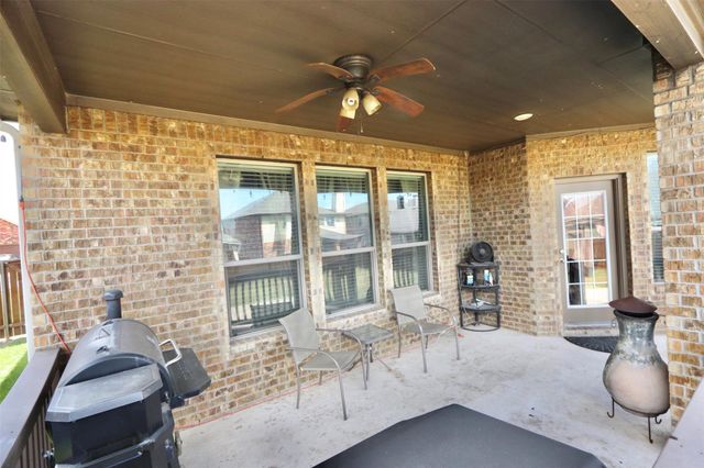 1712 Uhland DR, Leander, TX 78641