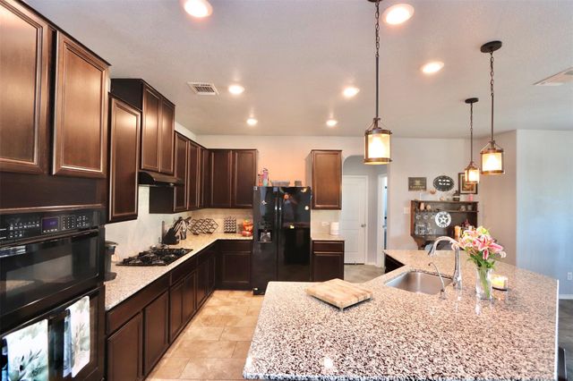 1712 Uhland DR, Leander, TX 78641