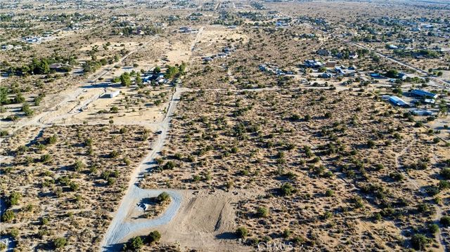 1 Pine Tree Road, Pinon Hills, CA 92372