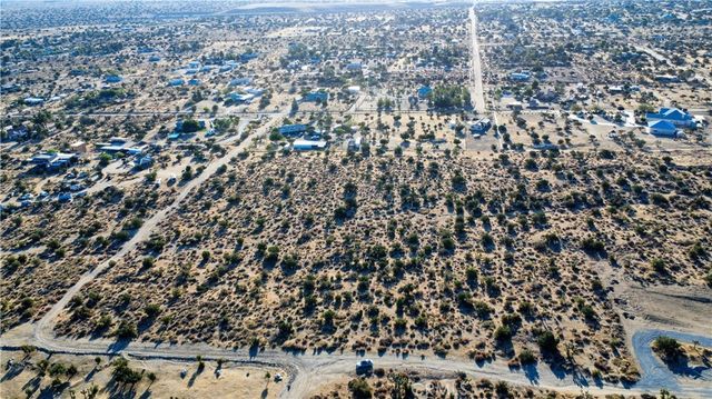 1 Pine Tree Road, Pinon Hills, CA 92372