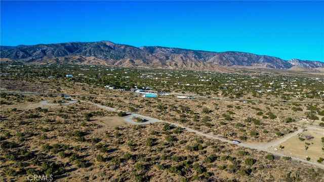 1 Pine Tree Road, Pinon Hills, CA 92372