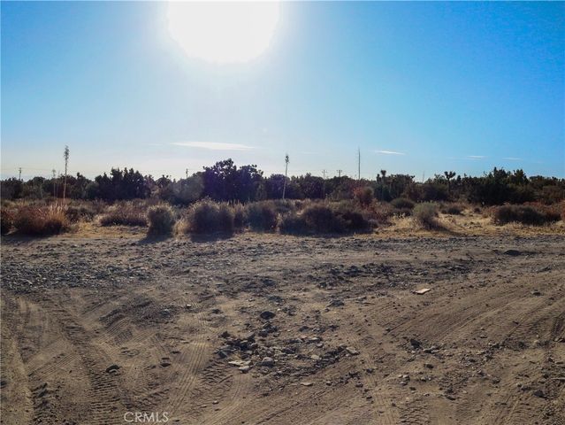 1 Pine Tree Road, Pinon Hills, CA 92372