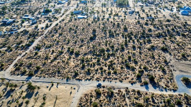 1 Pine Tree Road, Pinon Hills, CA 92372