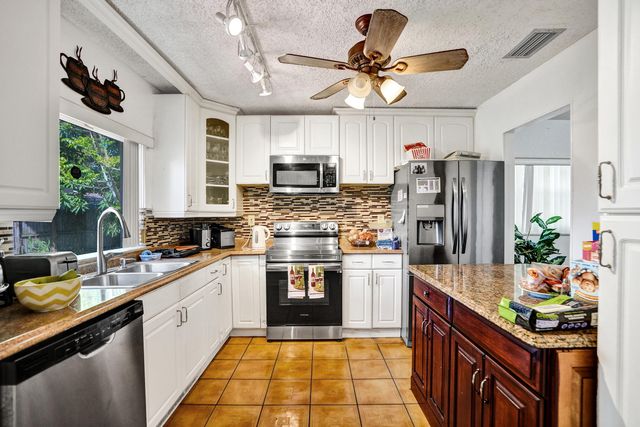 7901 NW 44th Court, Lauderhill, FL 33351