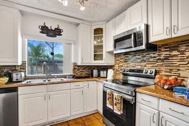 7901 NW 44th Court, Lauderhill, FL 33351